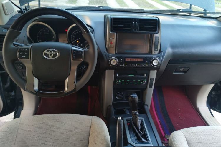 Used Toyota Prado  Center Console