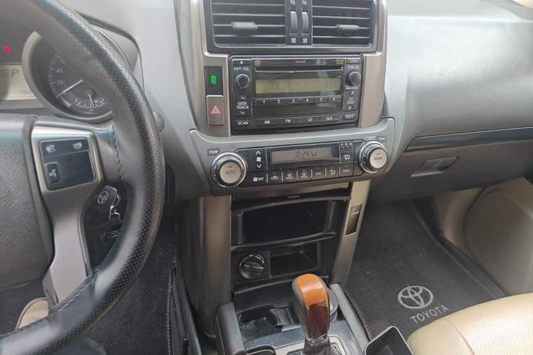Used Toyota Prado  Audio And AC Panel