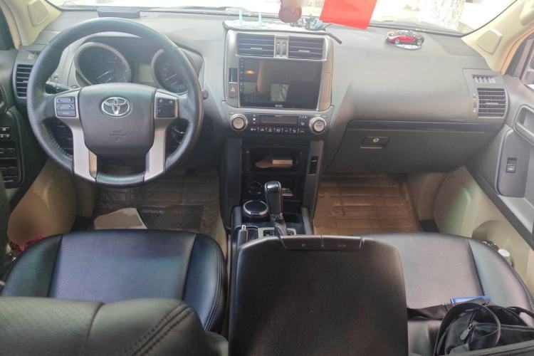 Used Toyota Prado  Center Console