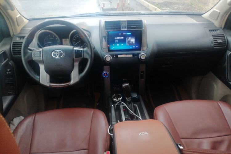 Used Toyota Prado  Center Console