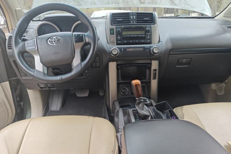 Used Toyota Prado  Center Console
