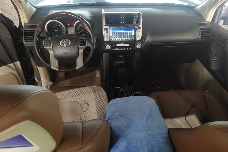 Used Toyota Prado 2012 2.7L Automatic Middle East Version Center Console