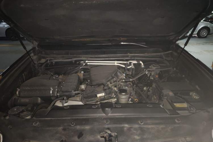 Used Toyota Prado 2012 2.7L Automatic Middle East Version Engine Bay
