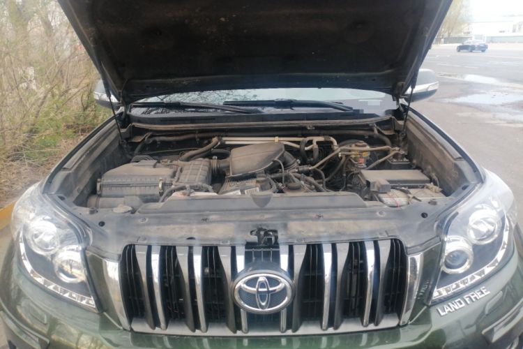 Used Toyota Prado  Engine Bay