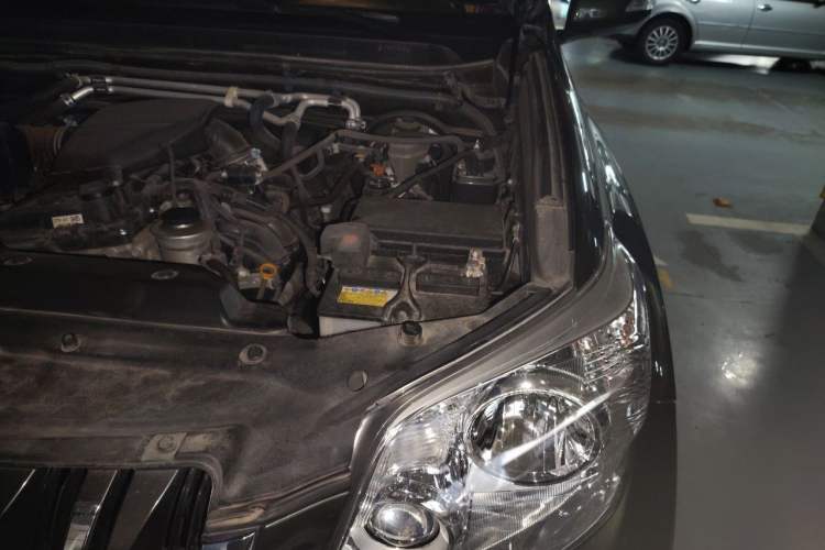 Used Toyota Prado 2012 2.7L Automatic Middle East Version Engine Bay Left