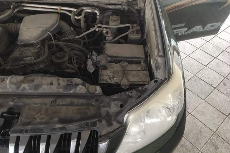 Used Toyota Prado 2012 2.7L Automatic Middle East Version Engine Bay Left