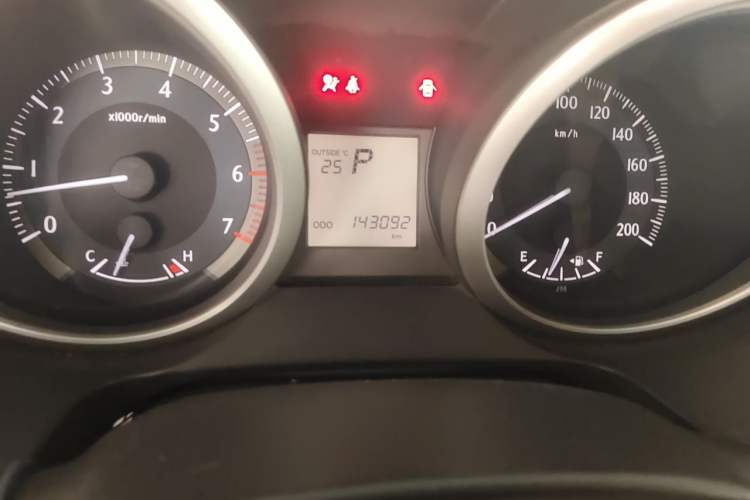 Used Toyota Prado 2012 2.7L Automatic Middle East Version Odometer Close Up