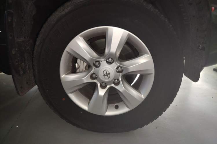Used Toyota Prado 2012 2.7L Automatic Middle East Version Right Front Wheel Hub
