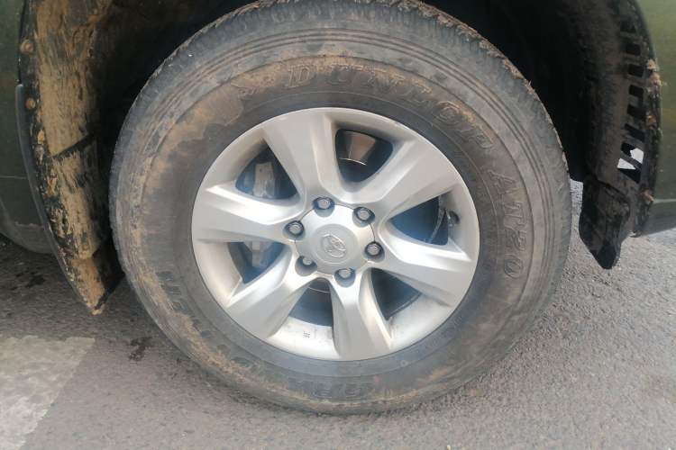 Used Toyota Prado  Right Front Wheel Hub