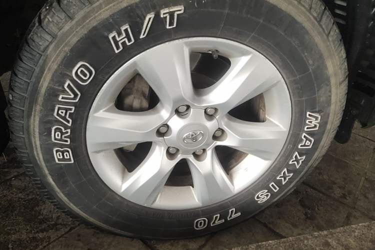 Used Toyota Prado 2012 2.7L Automatic Middle East Version Right Front Wheel Hub
