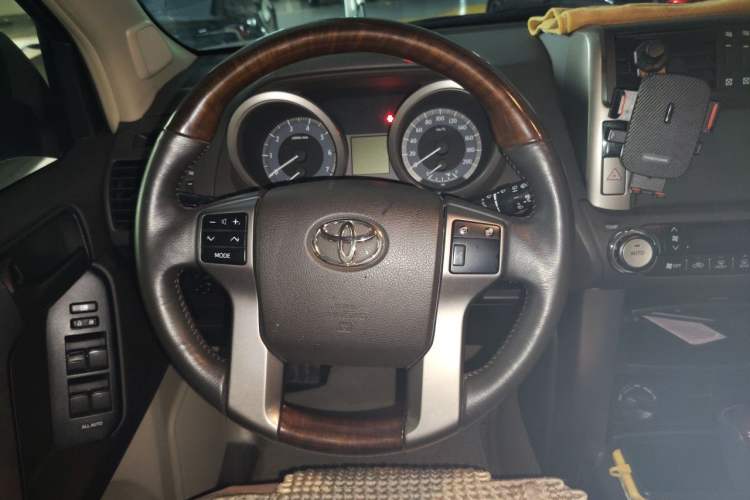 Used Toyota Prado 2012 2.7L Automatic Middle East Version Steering Wheel
