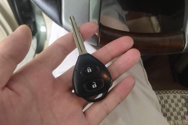 Used Toyota Prado 2012 2.7L Automatic Middle East Version Vehicle Key