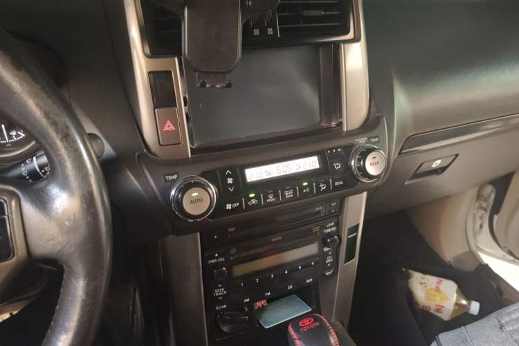 Used Toyota Prado  Audio And AC Panel