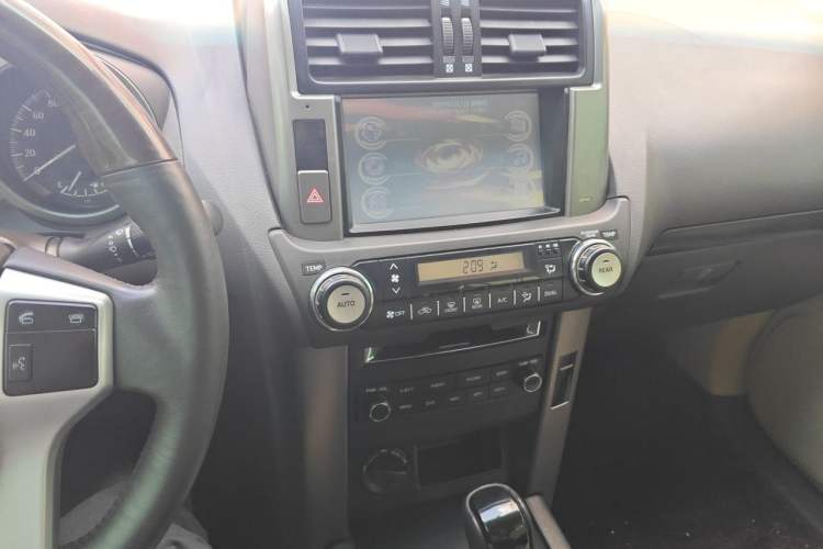 Used Toyota Prado  Audio And AC Panel