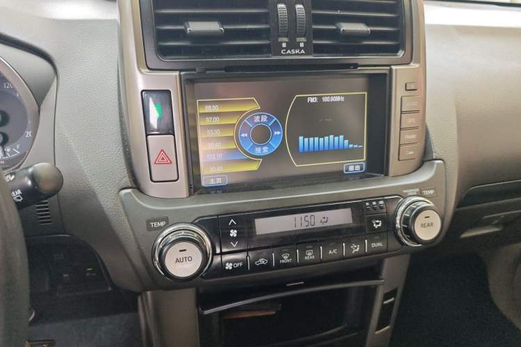 Used Toyota Prado  Audio And AC Panel