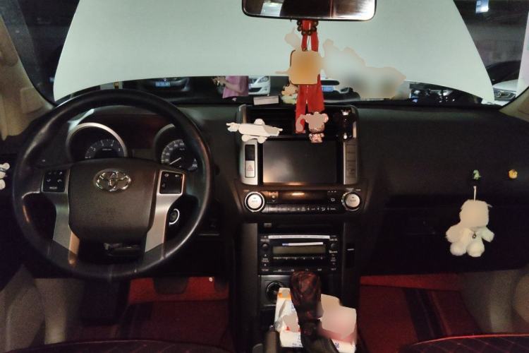 Used Toyota Prado 2012 2.7L Automatic Middle East Version Center Console