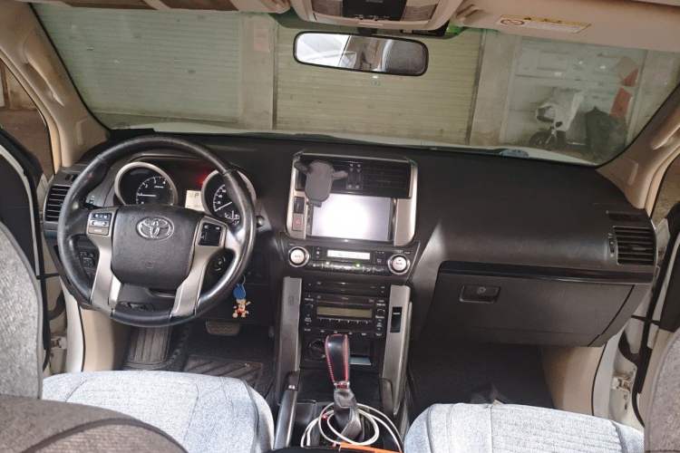 Used Toyota Prado  Center Console