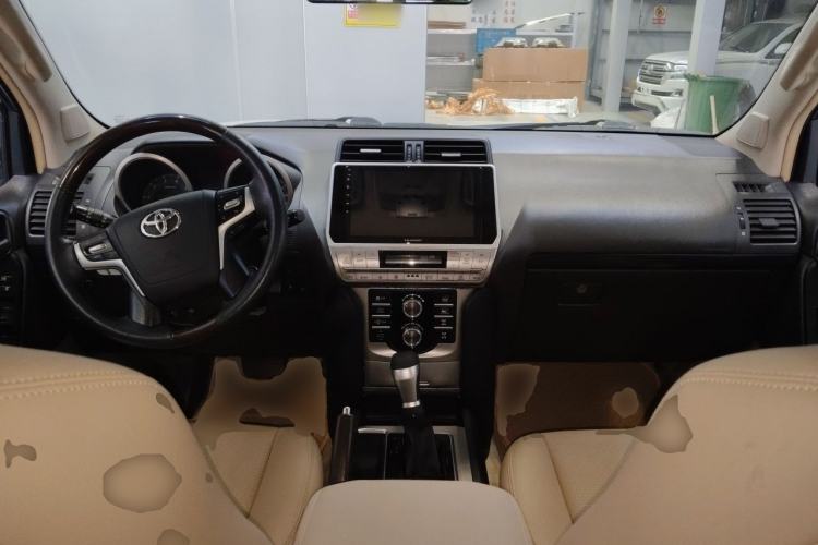 Used Toyota Prado  Center Console
