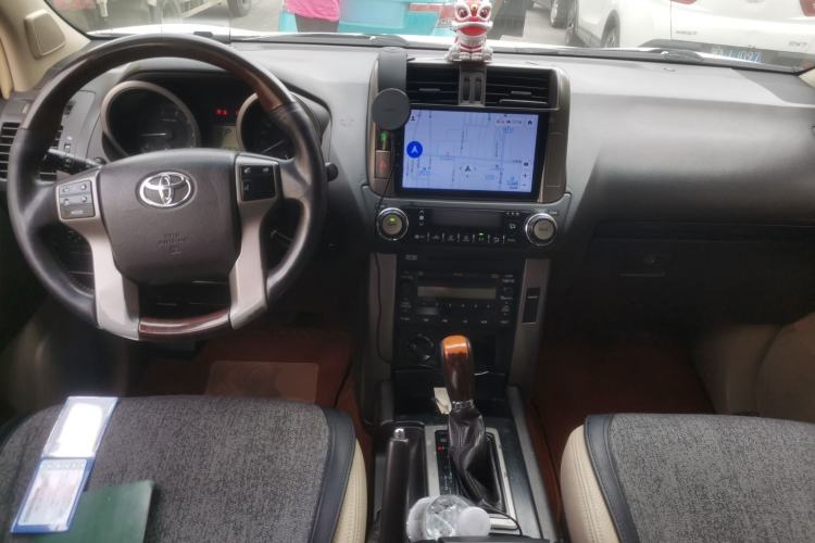 Used Toyota Prado  Center Console