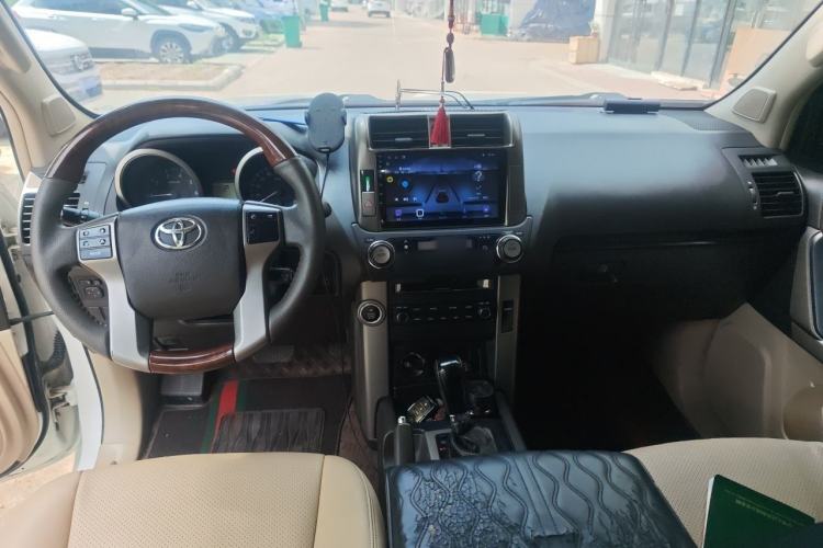 Used Toyota Prado  Center Console
