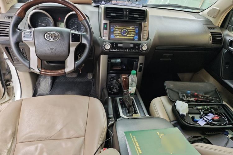 Used Toyota Prado  Center Console