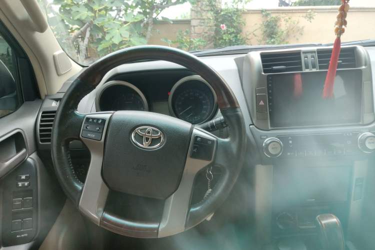Used Toyota Prado  Center Console