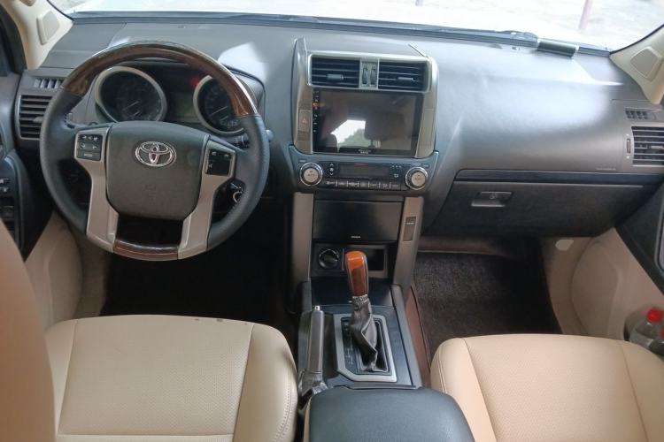 Used Toyota Prado 2012 2.7L Automatic Middle East Version Center Console