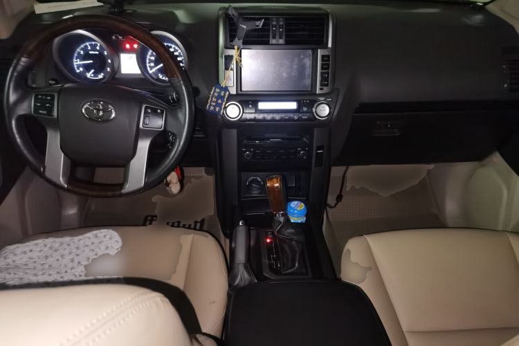 Used Toyota Prado  Center Console