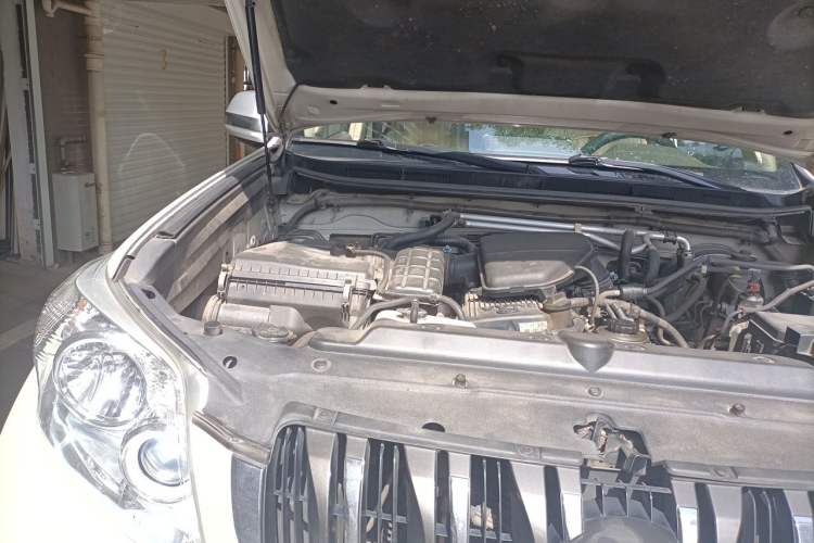 Used Toyota Prado 2012 2.7L Automatic Middle East Version Engine Bay Right