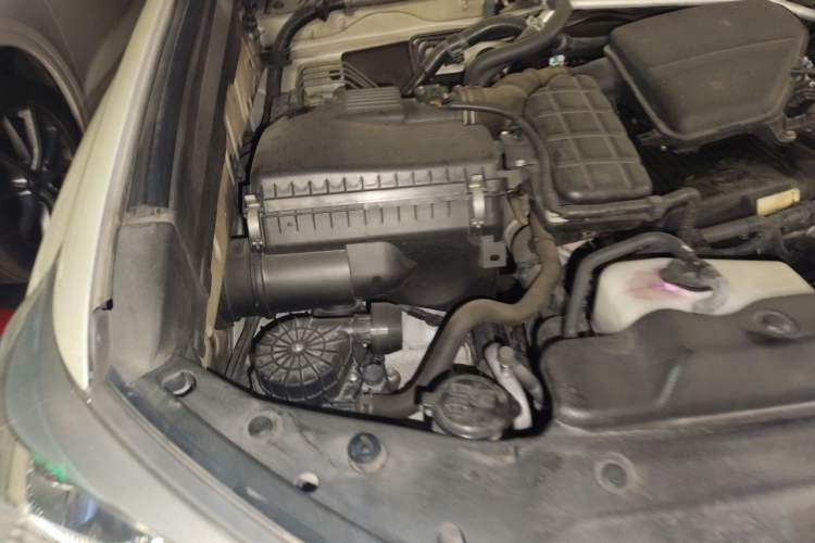 Used Toyota Prado 2012 2.7L Automatic Middle East Version Engine Bay Right