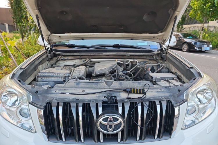 Used Toyota Prado  Engine Bay