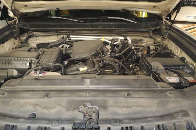 Used Toyota Prado 2012 2.7L Automatic Middle East Version Engine Bay