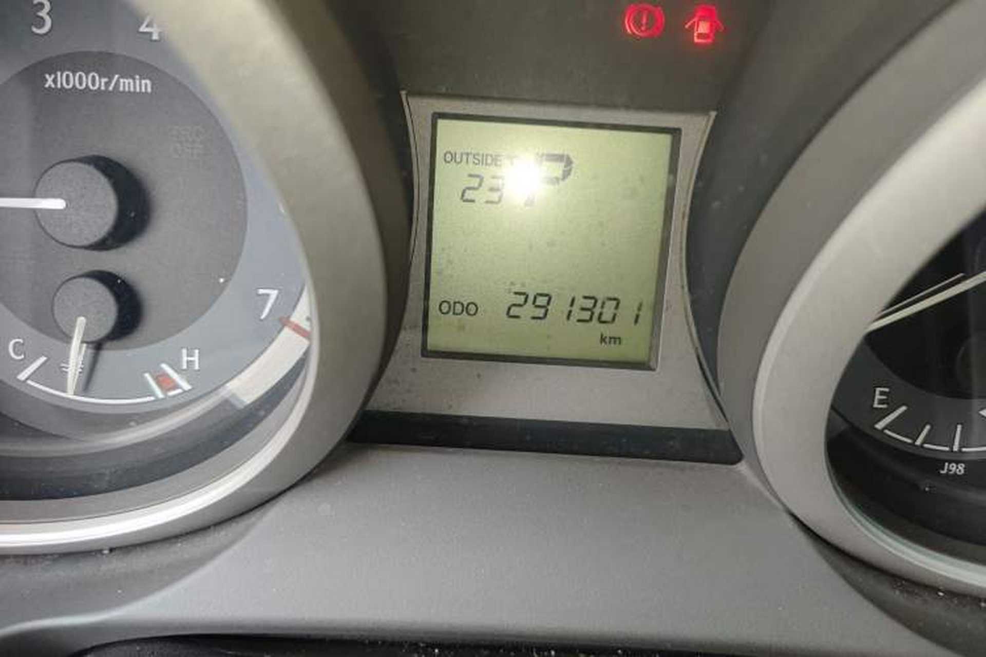 Used Toyota Prado 2012 2.7L Automatic Middle East Version Odometer Close Up