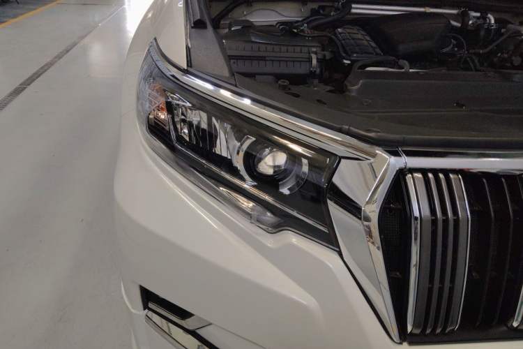 Used Toyota Prado  Right Front Headlight