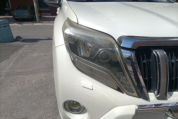 Used Toyota Prado  Right Front Headlight