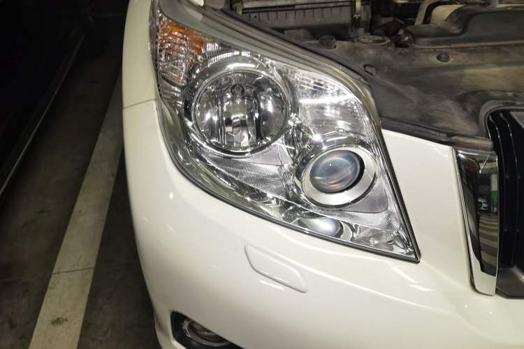 Used Toyota Prado  Right Front Headlight