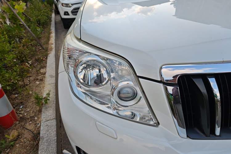 Used Toyota Prado  Right Front Headlight