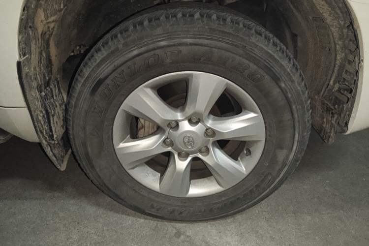 Used Toyota Prado  Right Front Wheel Hub