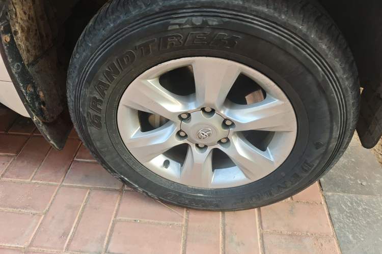 Used Toyota Prado  Right Front Wheel Hub