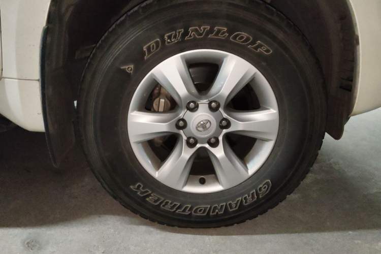 Used Toyota Prado 2012 2.7L Automatic Middle East Version Right Front Wheel Hub