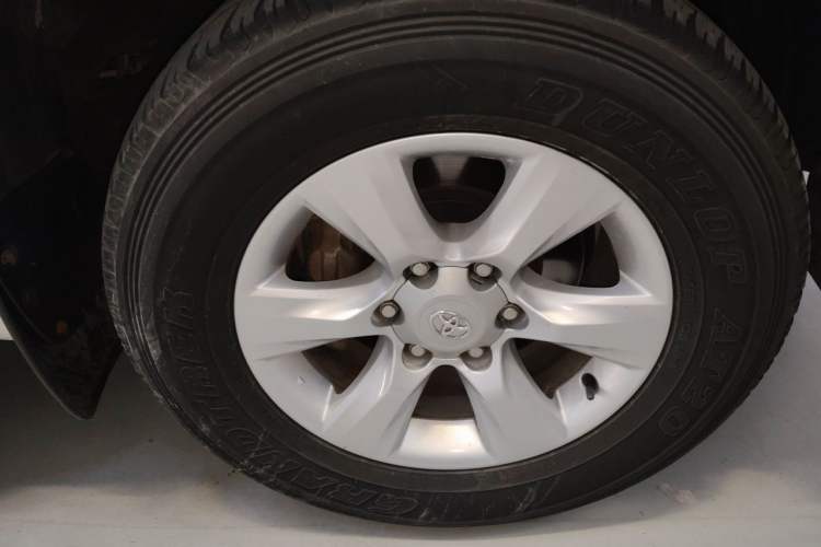 Used Toyota Prado  Right Front Wheel Hub