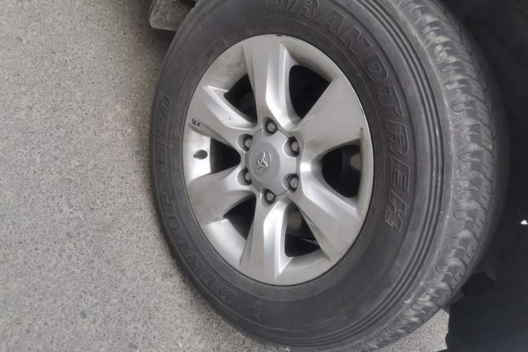Used Toyota Prado  Right Front Wheel Hub
