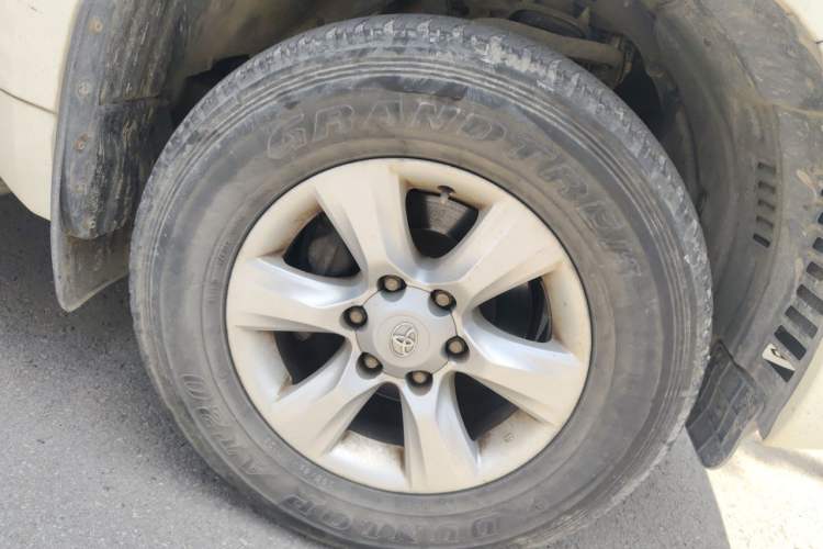 Used Toyota Prado  Right Front Wheel Hub