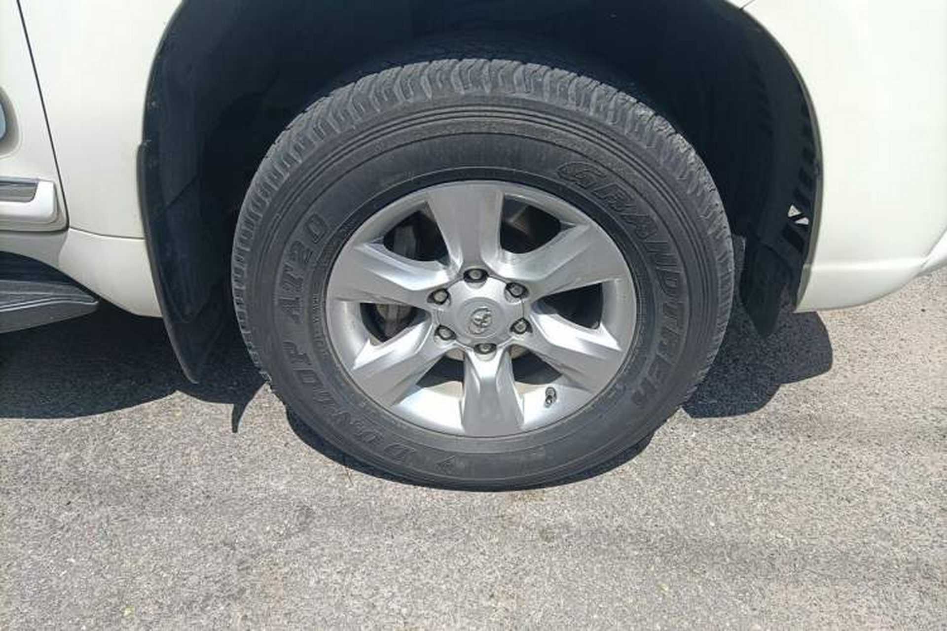 Used Toyota Prado  Right Front Wheel Hub