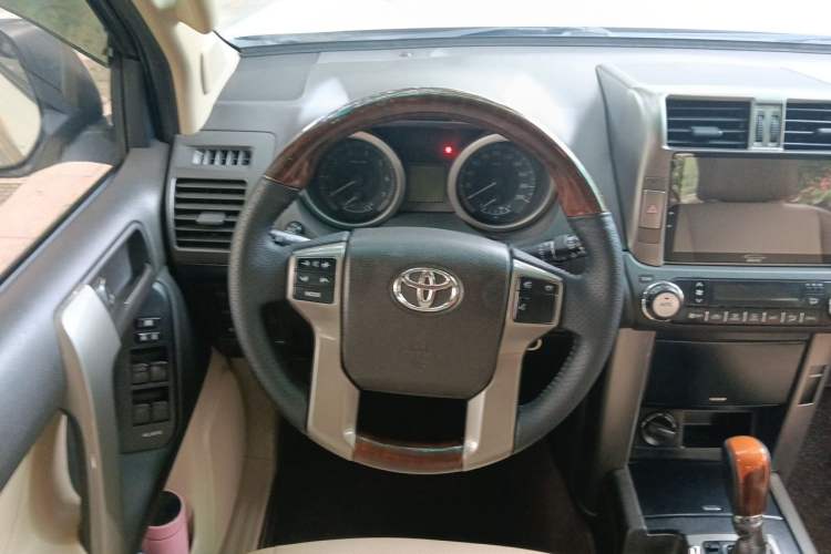 Used Toyota Prado 2012 2.7L Automatic Middle East Version Steering Wheel