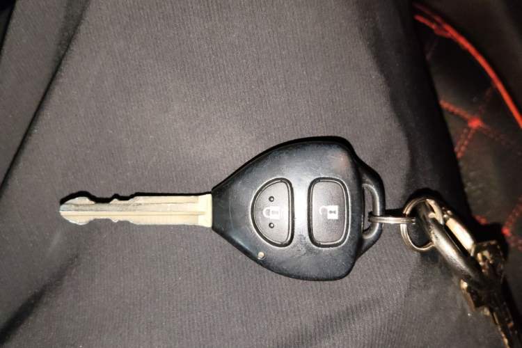 Used Toyota Prado 2012 2.7L Automatic Middle East Version Vehicle Key