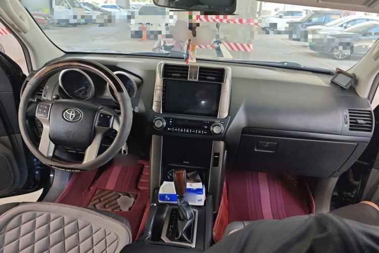 Used Toyota Prado  Center Console
