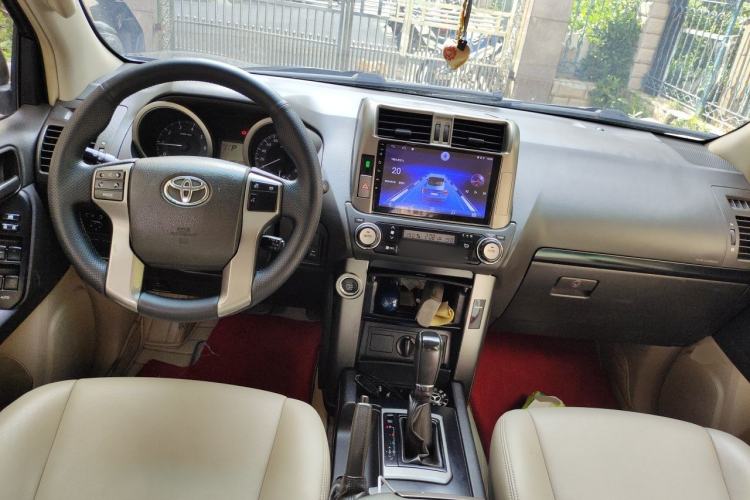 Used Toyota Prado  Center Console