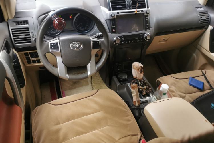 Used Toyota Prado 2013 2.7L Automatic Parallel Import Center Console