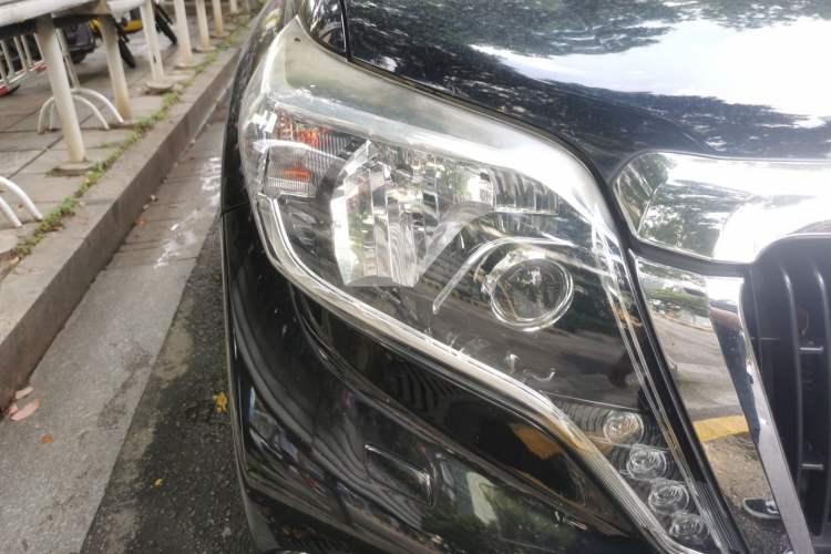 Used Toyota Prado 2013 2.7L Automatic Parallel Import Right Front Headlight